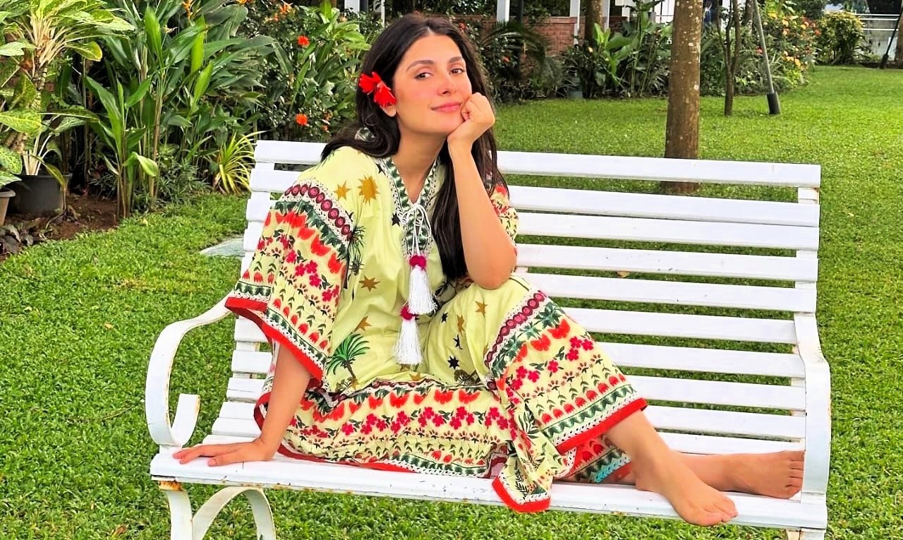 Ayeza Khan BiographyAyeza Khan Biography