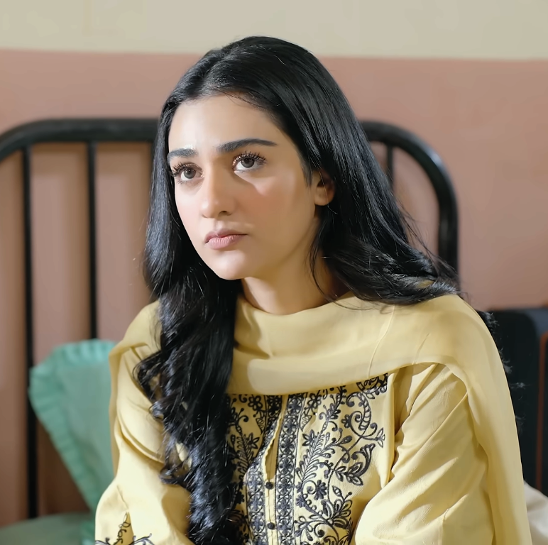 Sarah Khan Biography