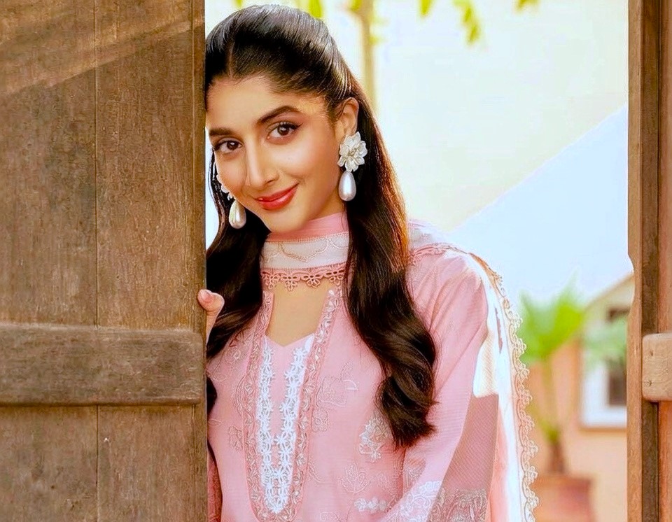 Mawra Hocane Biography