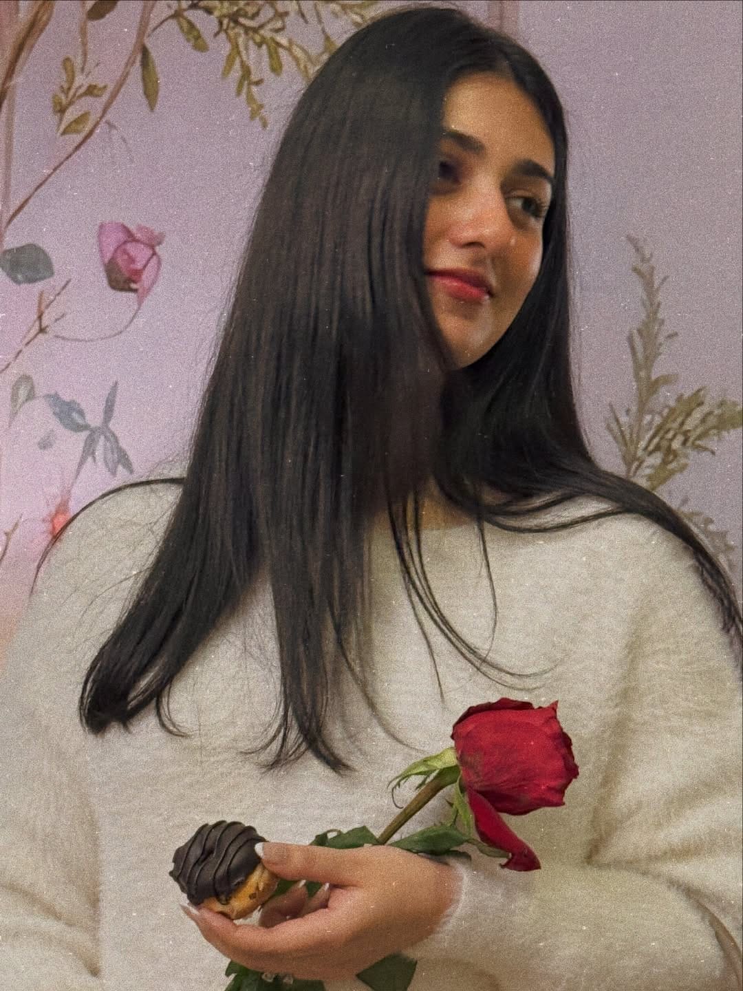 Sarah Khan Biography Second Photo