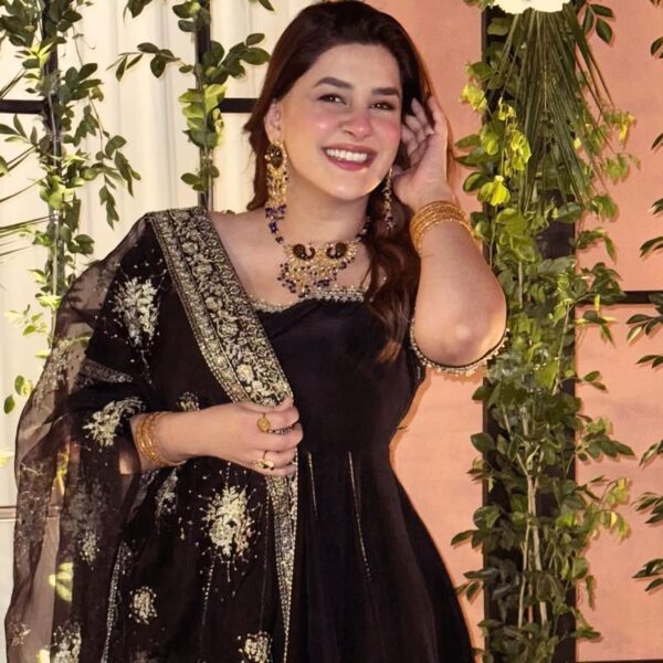 Kubra Khan Biography