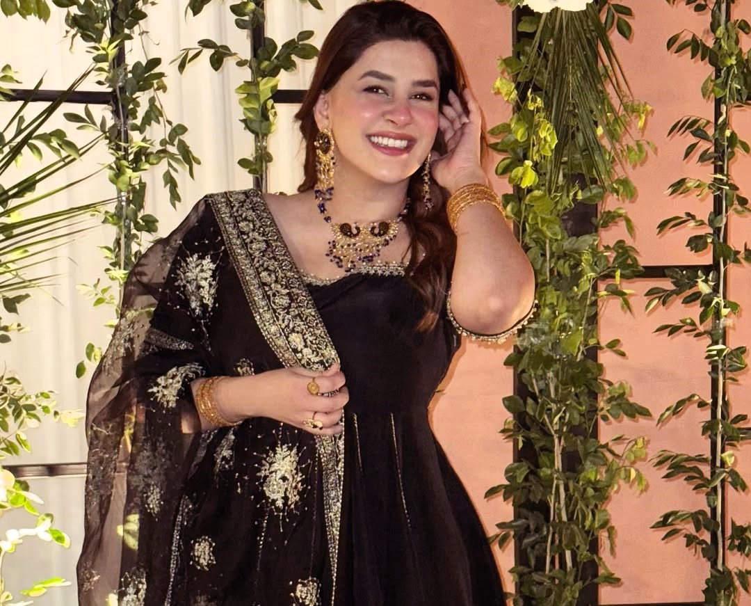 Kubra Khan Biography