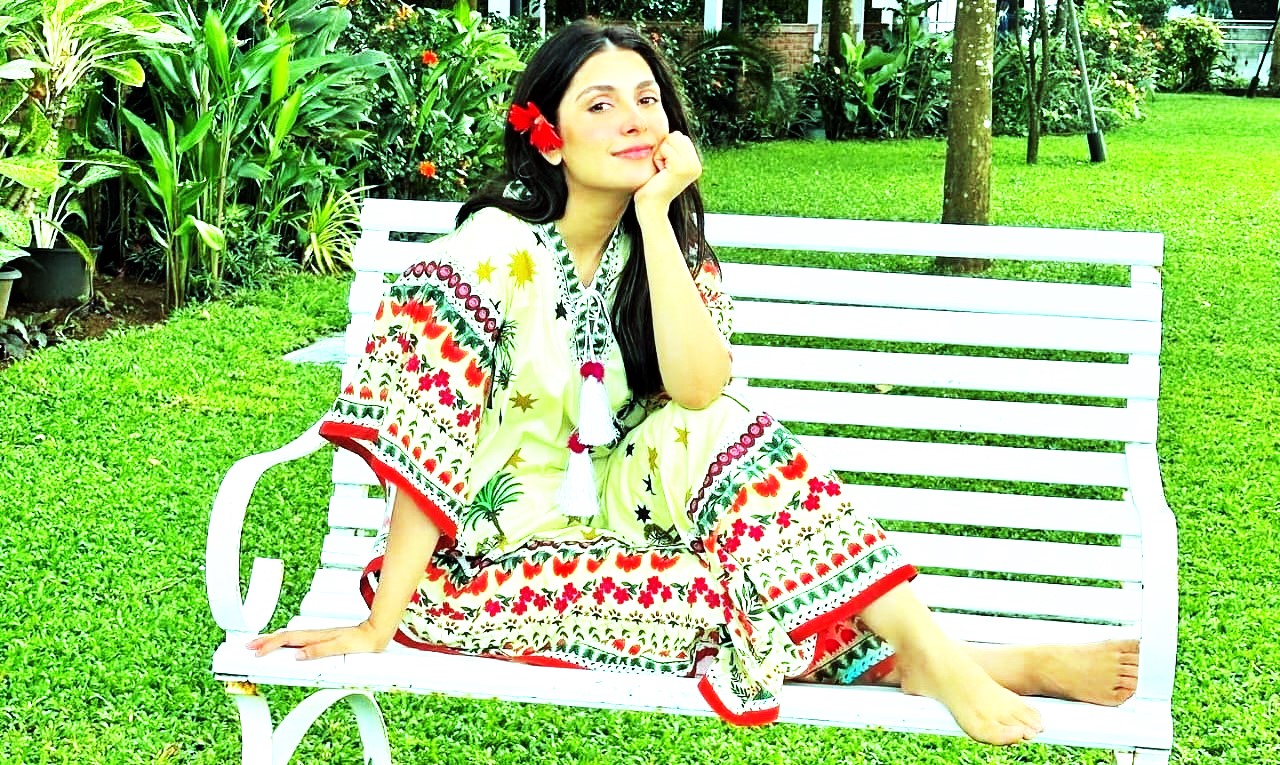 Ayeza Khan Biography