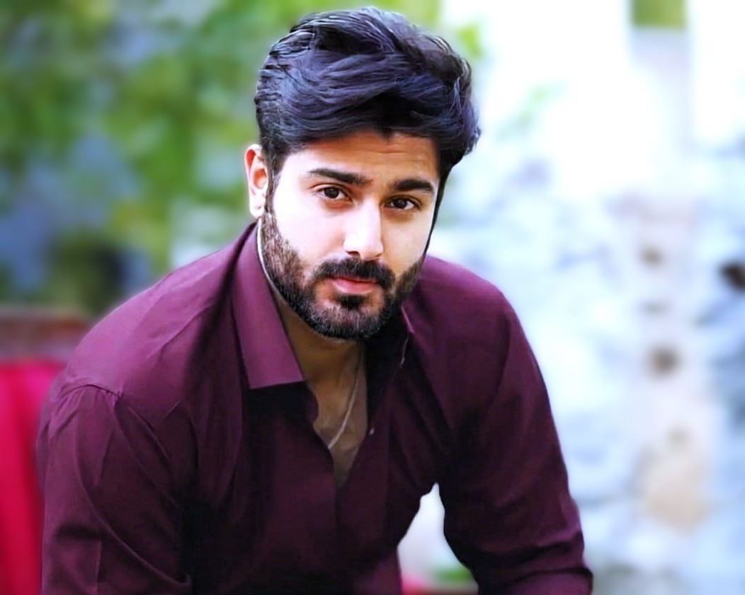 Mujhe Pyaar Hua Tha Areeb