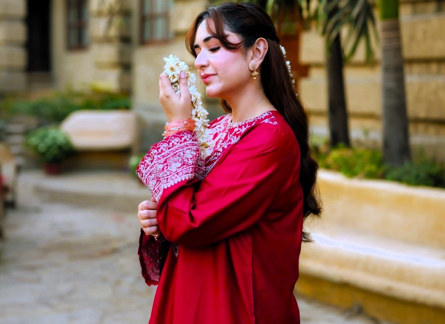 Yumna Zaidi Fashion