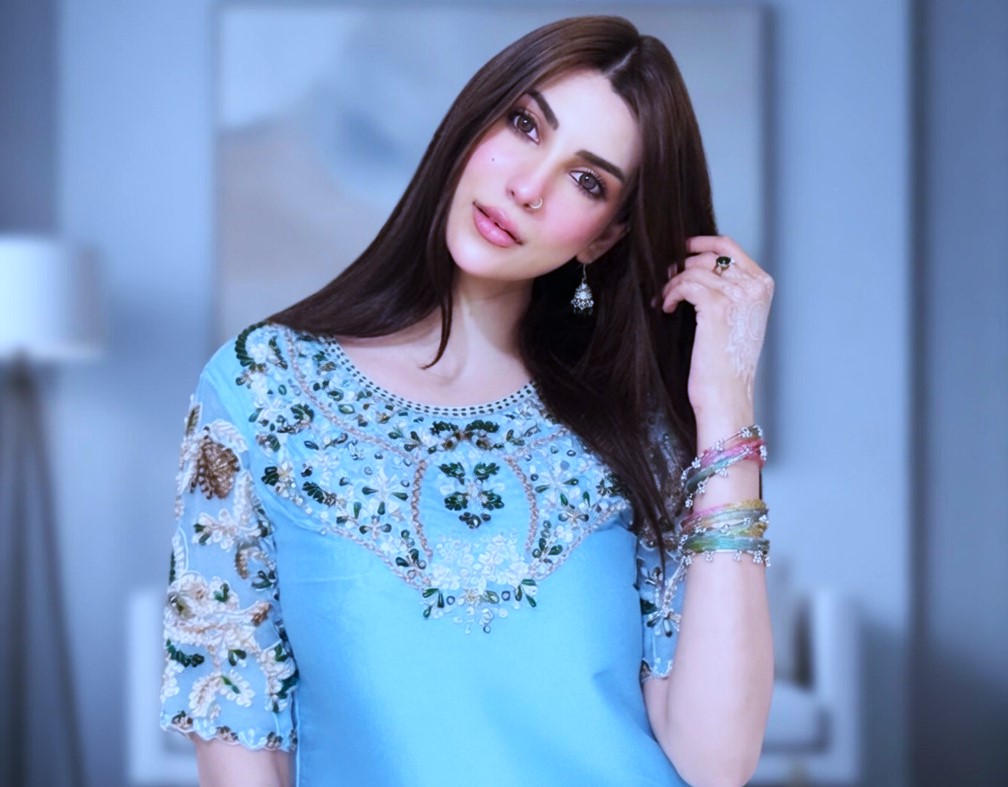 Actress stylish camera pose
