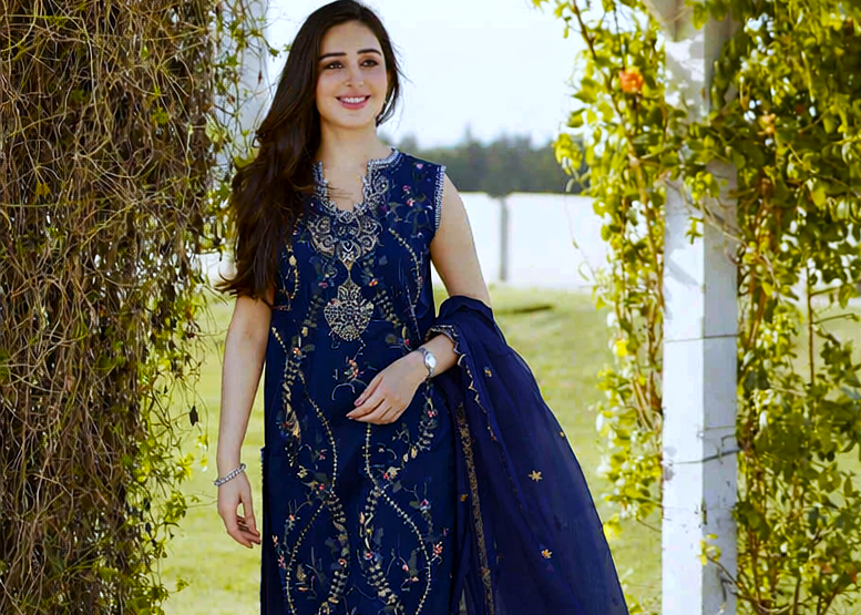 Pakistani actress casual outdoor look