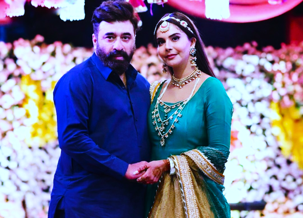 Top host couple