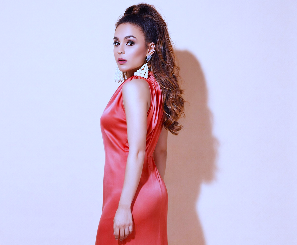 Actress with stylish appearance
