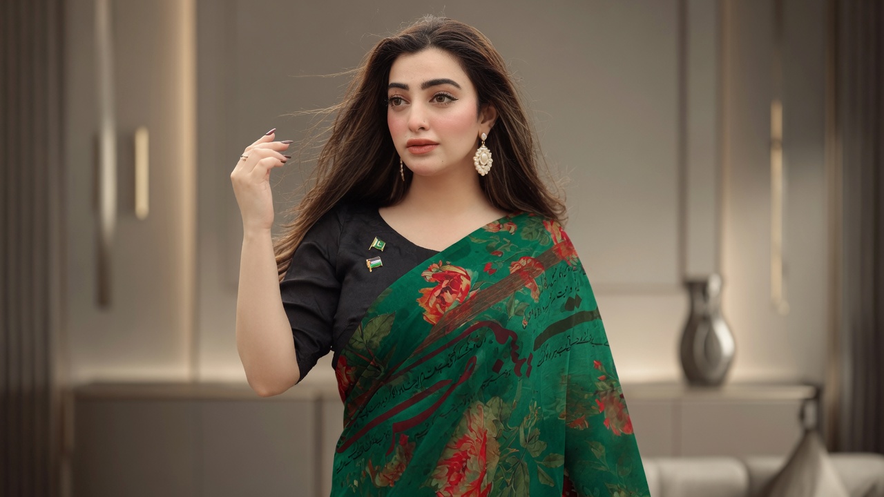 Showbiz actress studio photography mein