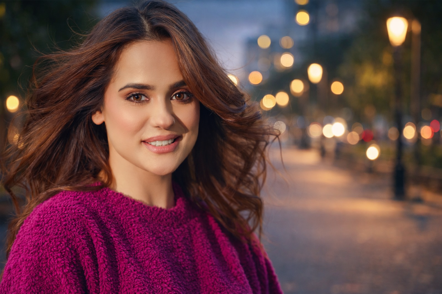 Television actress modern outfit mein