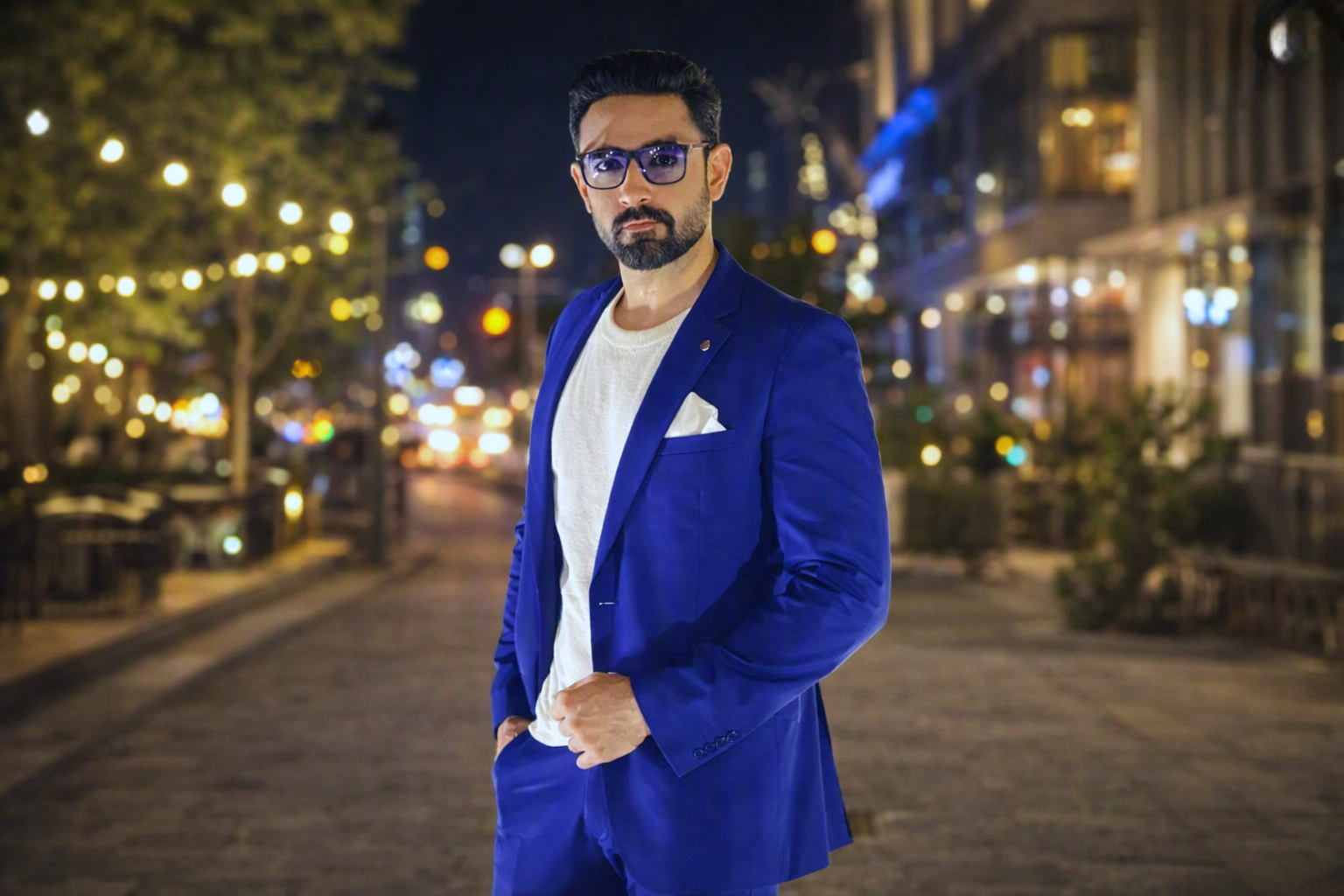 Pakistani celebrity beard look ke sath